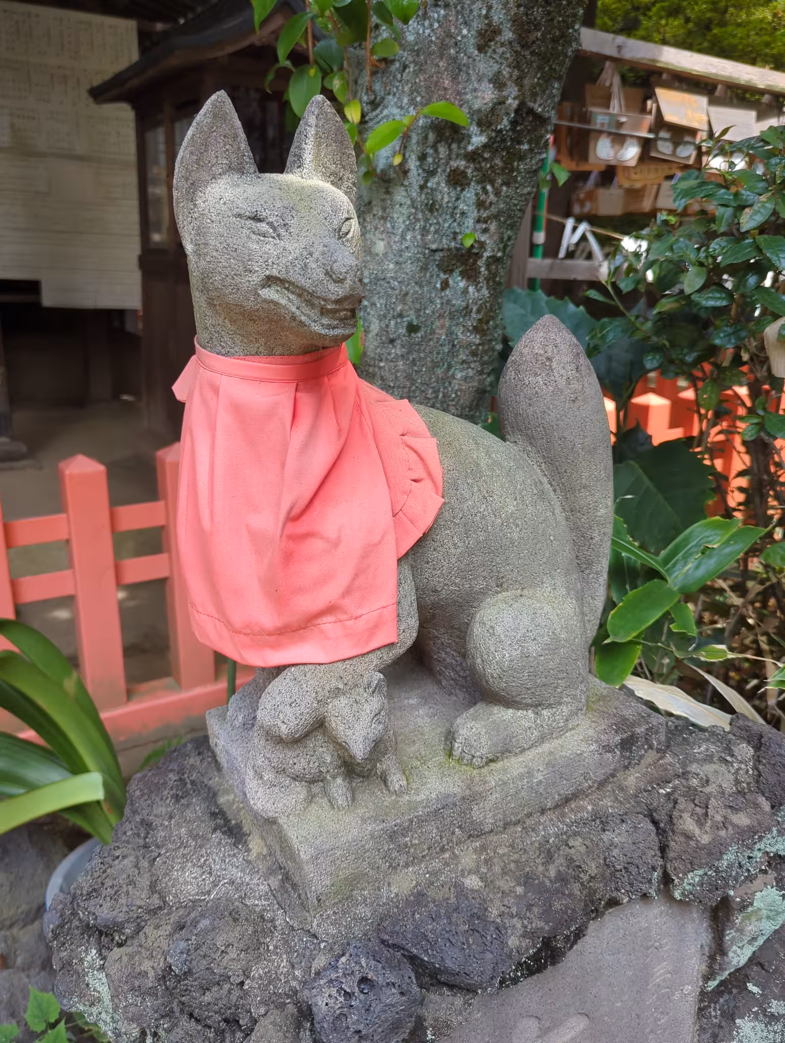 A stone fox statue